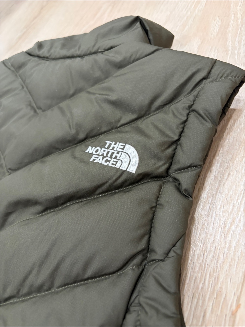 The North Face Olive Green Quilted Insulated Women's Vest MEDIUM - Picture 7 of 8